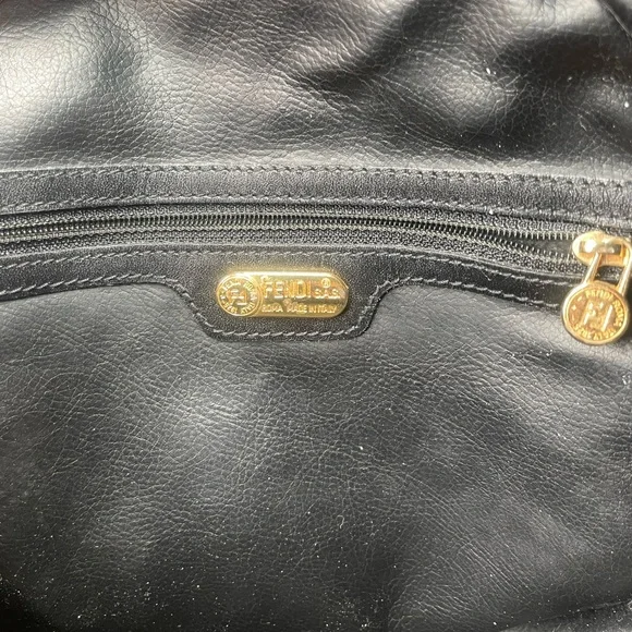 Round FENDI w/ dust bag - Picture 9 of 15